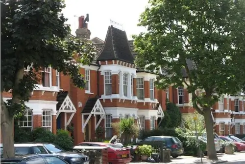 houses on the lakes estate palmers green