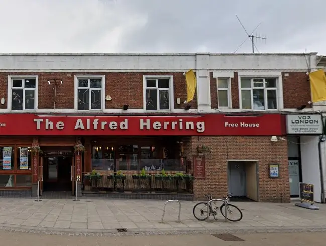 front of alfred herring pub palmers green google maps