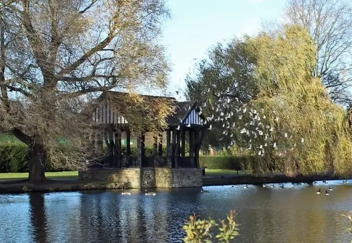 lake and bandstand in broomfield park