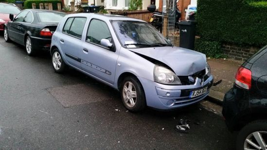 damaged car in park avenue palmers green
